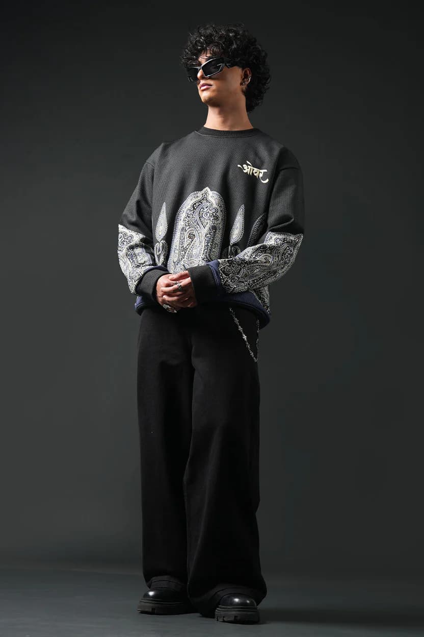 Midnight Mehrab Sweatshirt | Karmik